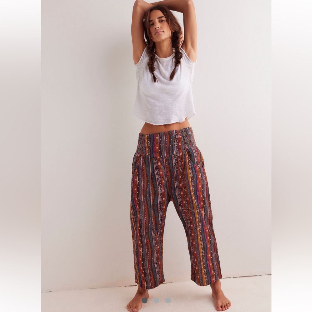 Rare We The Free Lunan Crop size xs, but would fit small or medium.